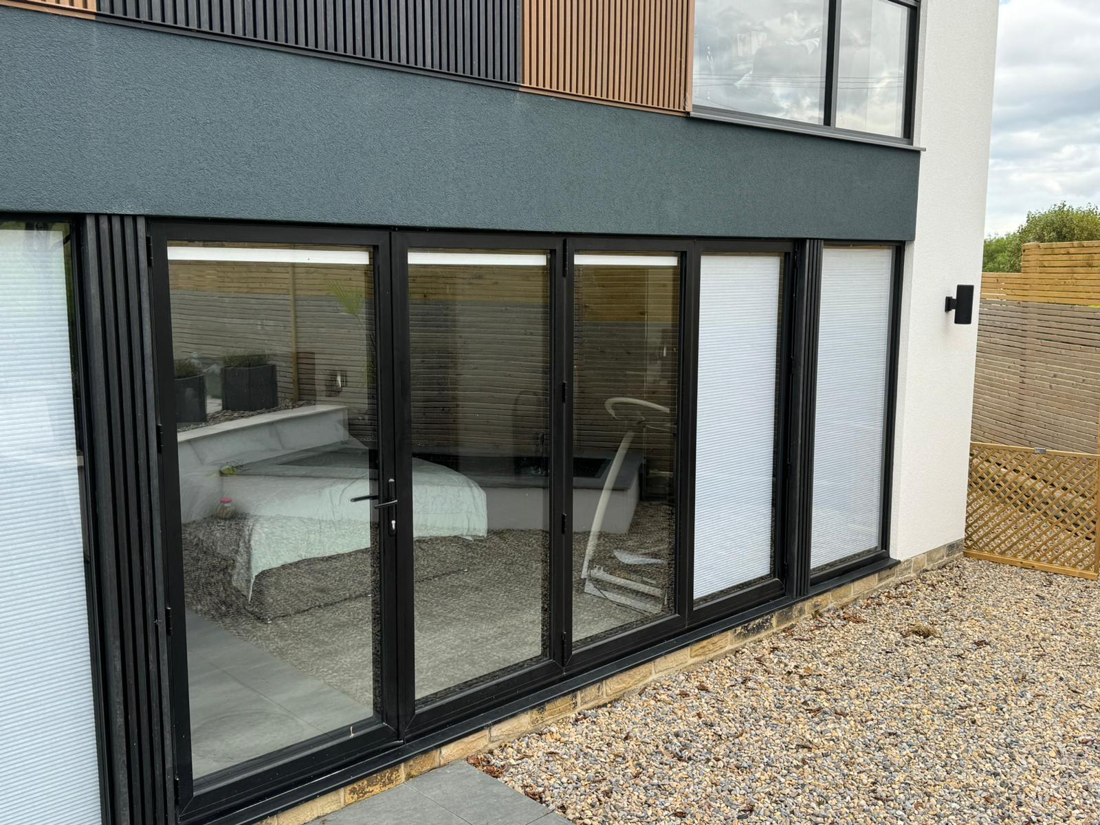 bifold with integral blinds